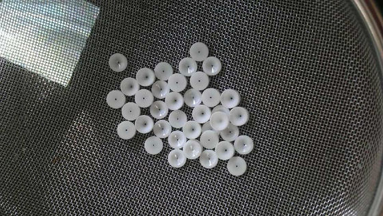 उच्च कठोरता घनत्व Zirconia सिरेमिक पार्ट्स 6.0g / cm3 सिरेमिक Sandblasting नलिका